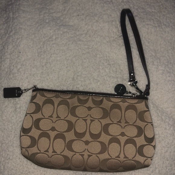 Coach Wristlet - Picture 4 of 4